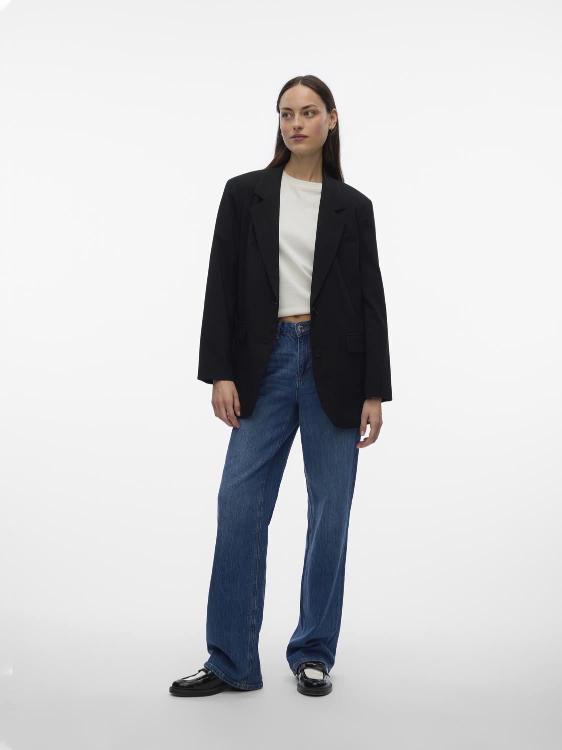 model_shot-front_full